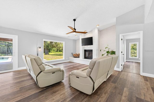 1600 E 10TH STREET, St Cloud, FL 34771