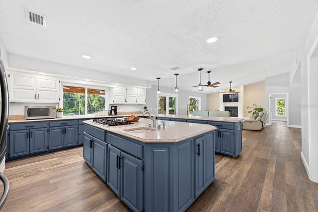 1600 E 10TH STREET, St Cloud, FL 34771