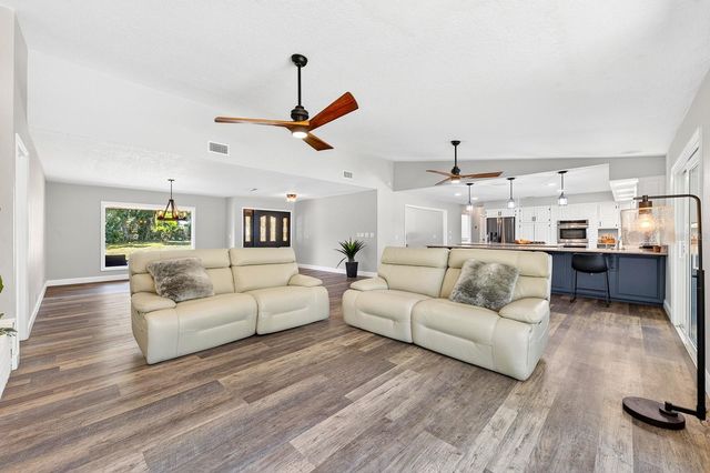 1600 E 10TH STREET, St Cloud, FL 34771