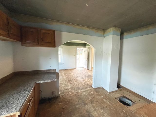 4492 W State Road 32, Anderson, IN 46017