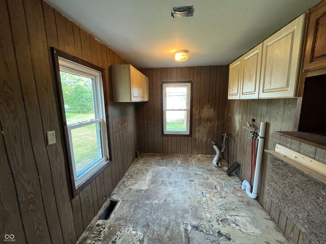 4492 W State Road 32, Anderson, IN 46017