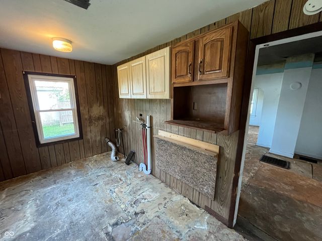 4492 W State Road 32, Anderson, IN 46017