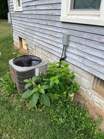 4492 W State Road 32, Anderson, IN 46017