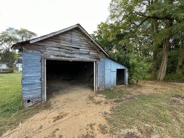 4492 W State Road 32, Anderson, IN 46017