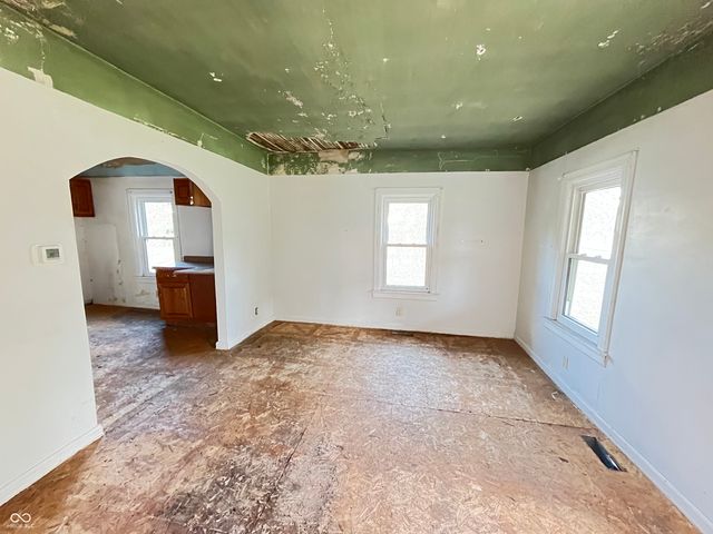 4492 W State Road 32, Anderson, IN 46017