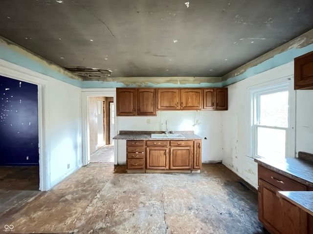 4492 W State Road 32, Anderson, IN 46017