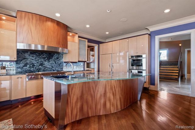 82 Chateaux Du Lac, Fenton, MI 48430