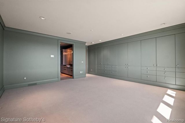 82 Chateaux Du Lac, Fenton, MI 48430