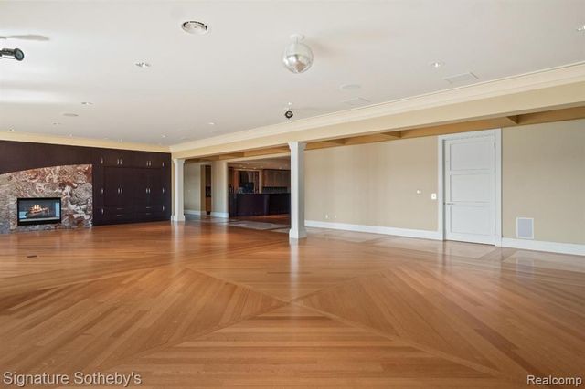 82 Chateaux Du Lac, Fenton, MI 48430