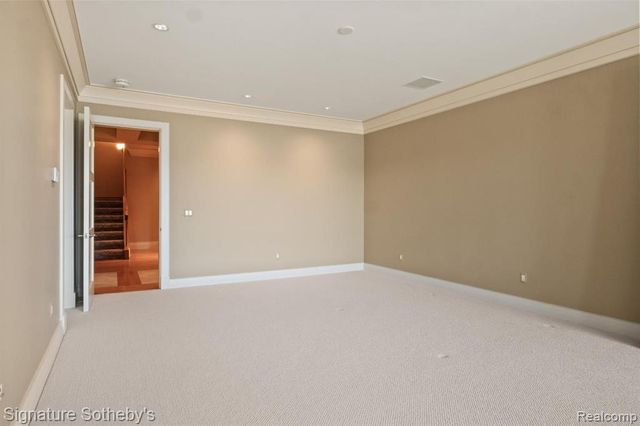 82 Chateaux Du Lac, Fenton, MI 48430