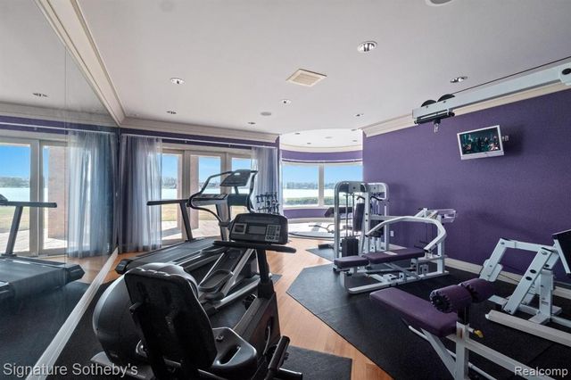 82 Chateaux Du Lac, Fenton, MI 48430