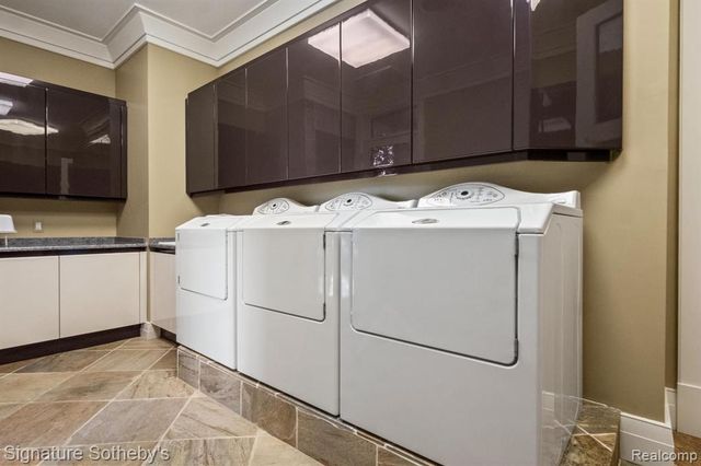 82 Chateaux Du Lac, Fenton, MI 48430