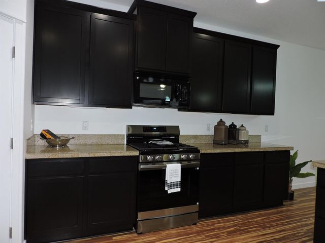 370 Wolverine Court, Richland, WA 99352