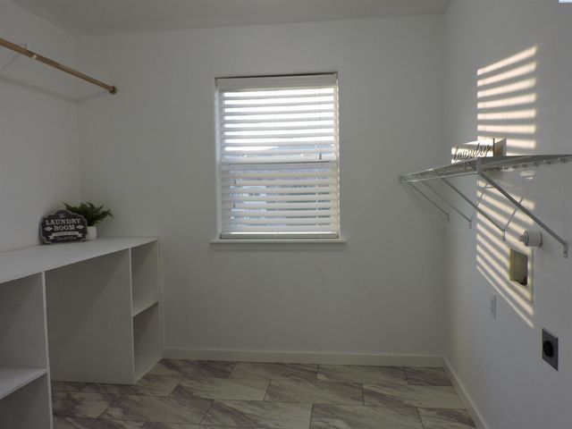 370 Wolverine Court, Richland, WA 99352