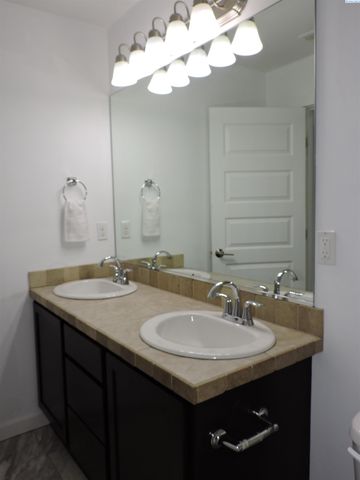 370 Wolverine Court, Richland, WA 99352