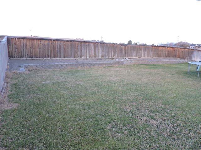 370 Wolverine Court, Richland, WA 99352