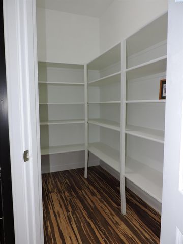 370 Wolverine Court, Richland, WA 99352