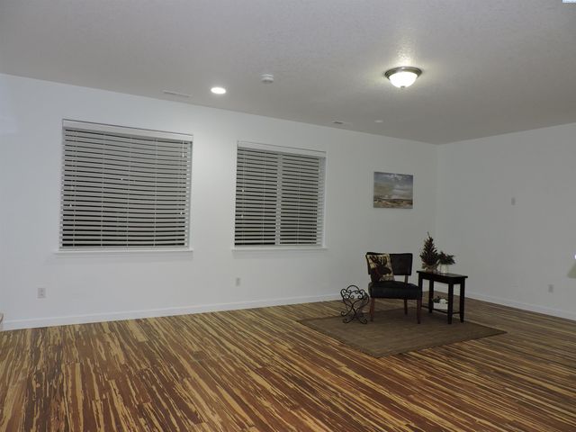 370 Wolverine Court, Richland, WA 99352