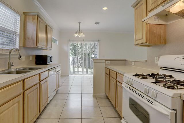 308 Blackson Ave A, Austin, TX 78752