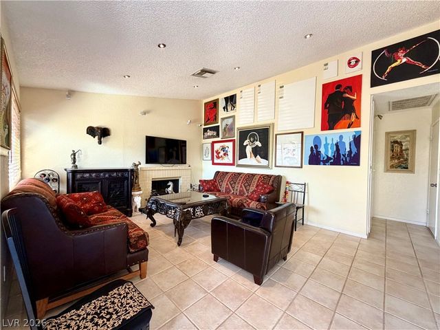 6752 Arroyo Avenue, Las Vegas, NV 89103