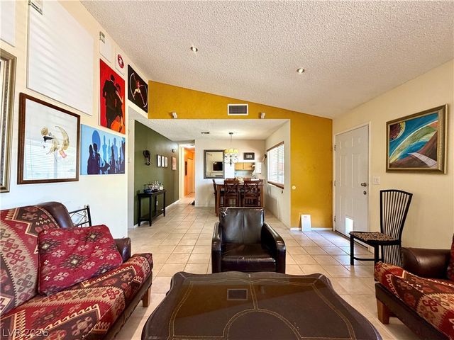6752 Arroyo Avenue, Las Vegas, NV 89103