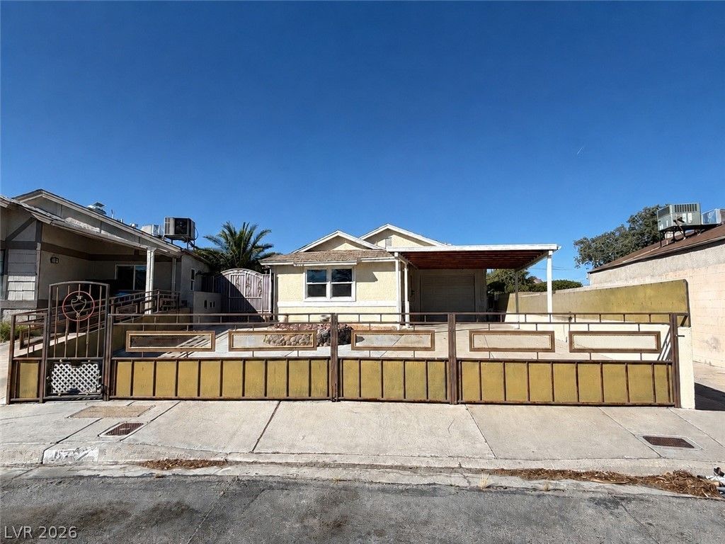 6752 Arroyo Avenue, Las Vegas, NV 89103
