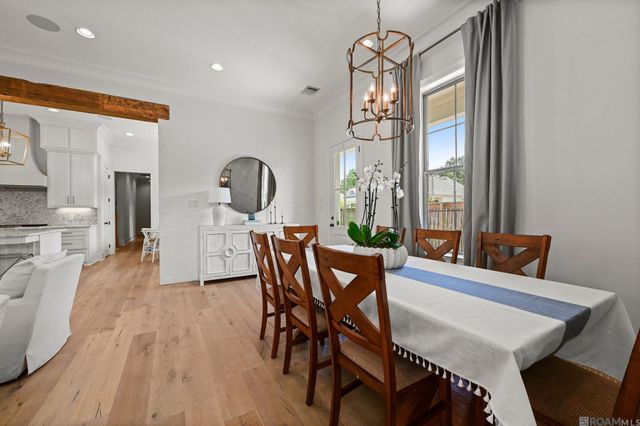 10715 Turning Leaf Dr, Baton Rouge, LA 70810