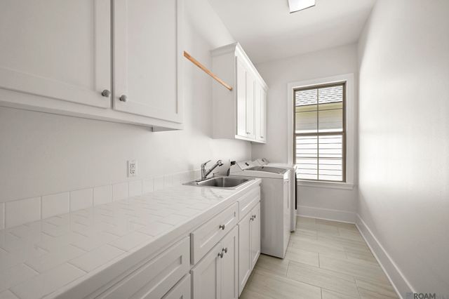 10715 Turning Leaf Dr, Baton Rouge, LA 70810