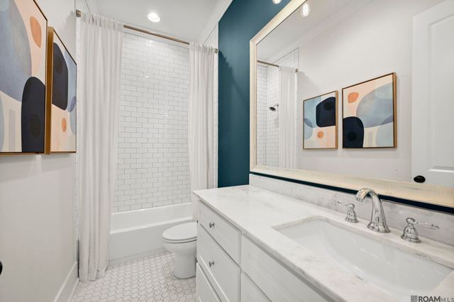 10715 Turning Leaf Dr, Baton Rouge, LA 70810