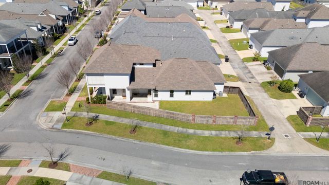 10715 Turning Leaf Dr, Baton Rouge, LA 70810