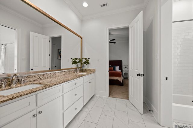 10715 Turning Leaf Dr, Baton Rouge, LA 70810