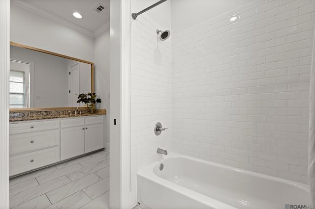 10715 Turning Leaf Dr, Baton Rouge, LA 70810