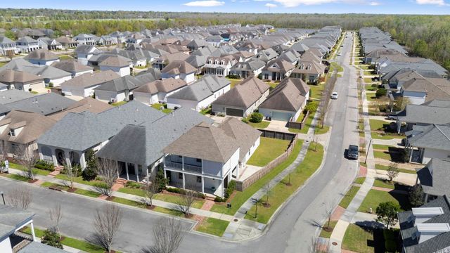 10715 Turning Leaf Dr, Baton Rouge, LA 70810
