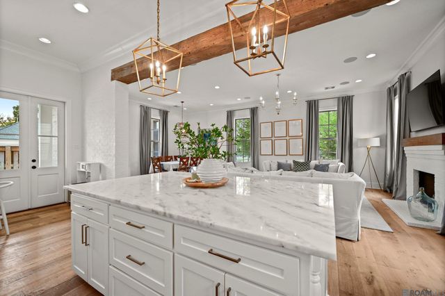 10715 Turning Leaf Dr, Baton Rouge, LA 70810