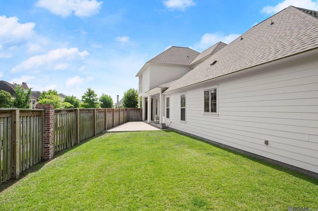 10715 Turning Leaf Dr, Baton Rouge, LA 70810