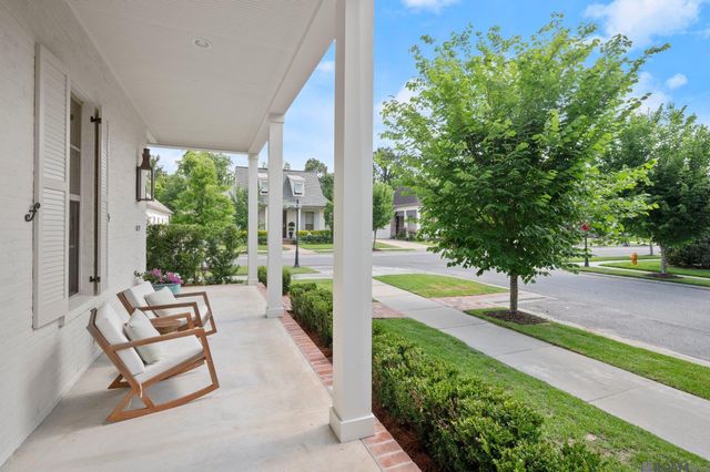 10715 Turning Leaf Dr, Baton Rouge, LA 70810