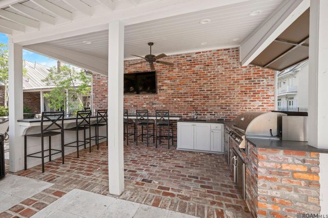 10715 Turning Leaf Dr, Baton Rouge, LA 70810