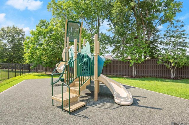 10715 Turning Leaf Dr, Baton Rouge, LA 70810