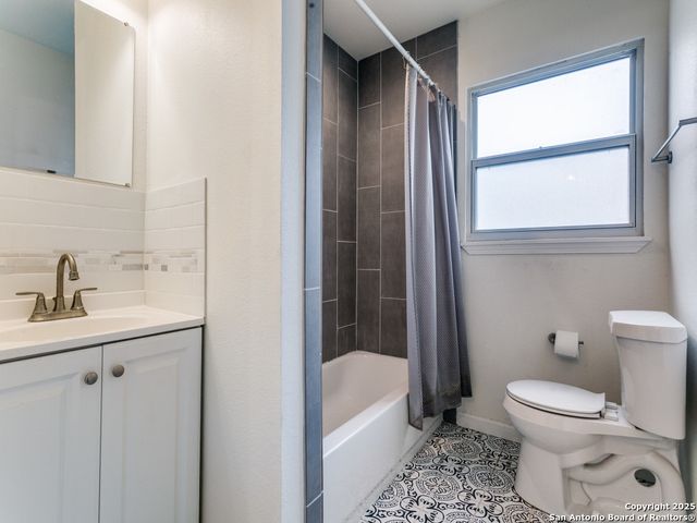 162 Sullivan, San Antonio, TX 78213