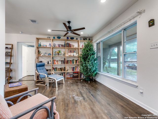 162 Sullivan, San Antonio, TX 78213