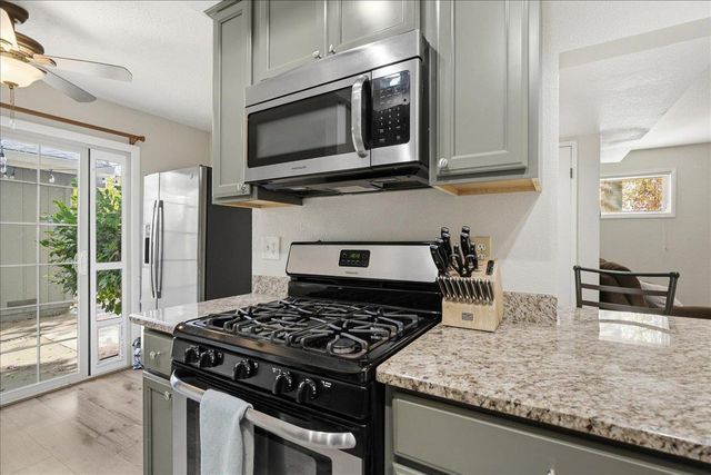 3292 Amethyst Ln, Cameron Park, CA 95682