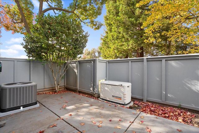 3292 Amethyst Ln, Cameron Park, CA 95682