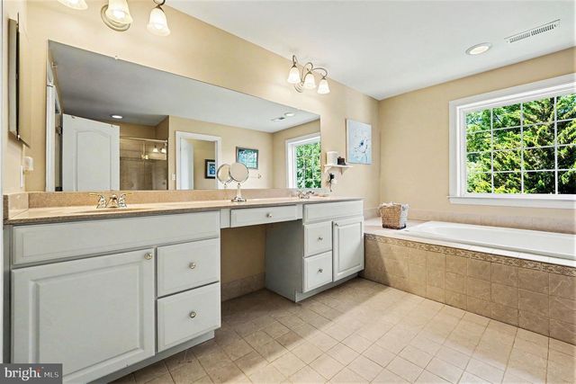 3836 TAYLORTOWN RD, Furlong, PA 18925