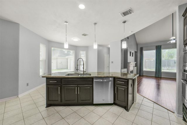 402 Sterling Heights Lane, Houston, TX 77094