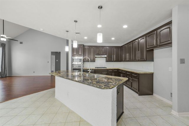 402 Sterling Heights Lane, Houston, TX 77094