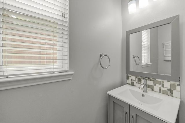 402 Sterling Heights Lane, Houston, TX 77094