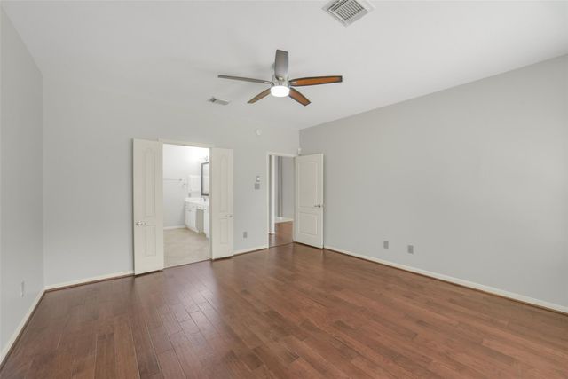 402 Sterling Heights Lane, Houston, TX 77094