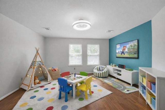 402 Sterling Heights Lane, Houston, TX 77094