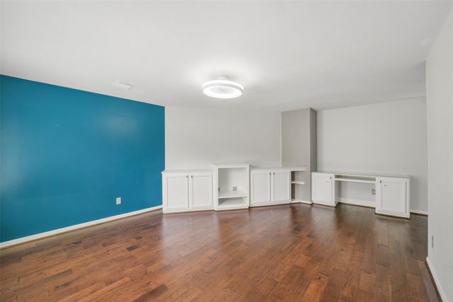 402 Sterling Heights Lane, Houston, TX 77094