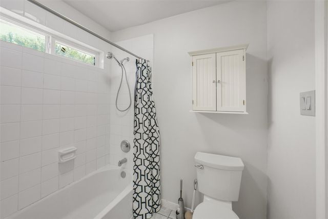 402 Sterling Heights Lane, Houston, TX 77094